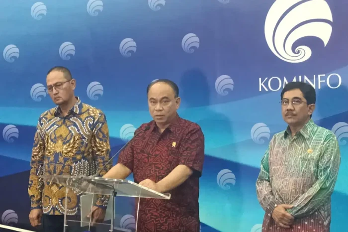 Kominfo Tutup Akses...
