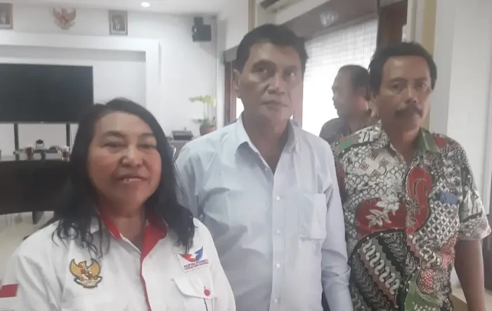 Serius Perjuangkan Pendidikan...