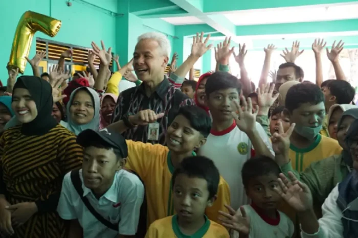 Momen Seru Ganjar bersama...