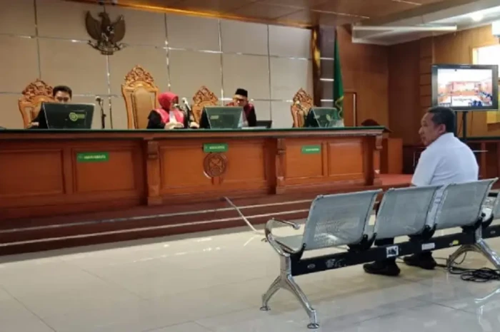 Wali Kota Bandung Nonaktif...