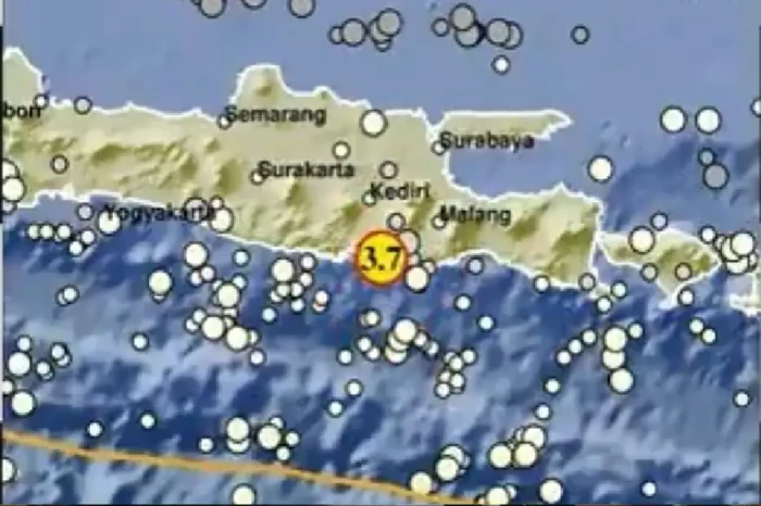 Gempa Bumi Berkekuatan...