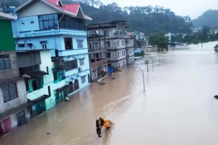 Banjir Bandang Terjang...