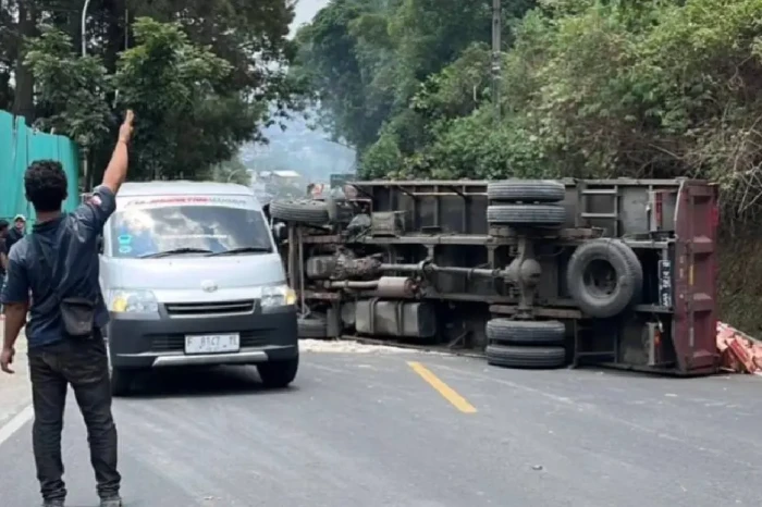 Kecelakaan di Jalur...