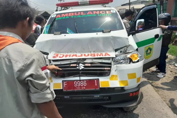 ODGJ Ngamuk Bawa Ambulans...