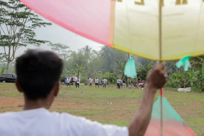 Komunitas Sopir Truk...