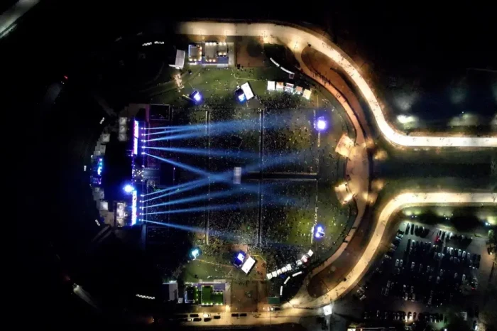 Konser Coldplay Pertama...