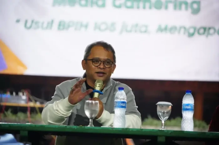 Biaya Haji Diusulkan...