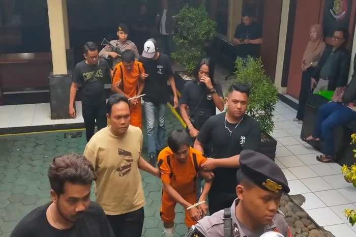 Bunuh Sopir Taksi Online...