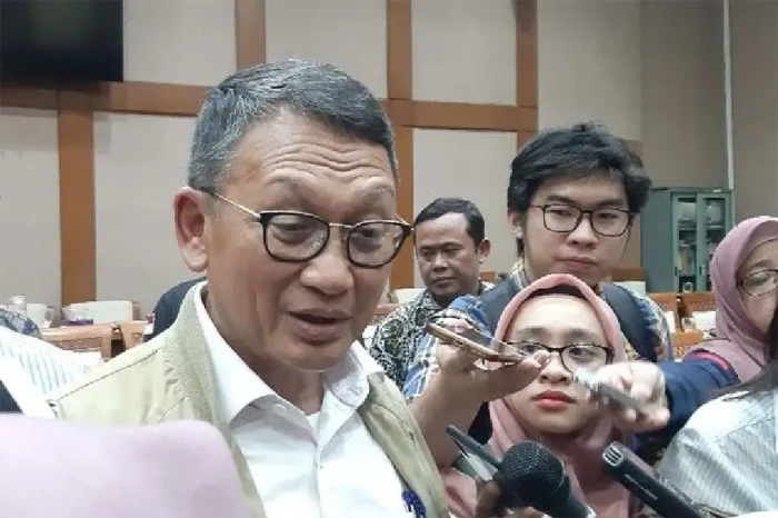 Menteri ESDM Tolak Usul...