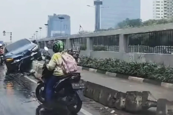 Hujan Deras, Mobil BMW...