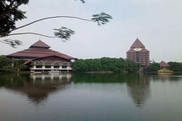 8 Fakta Menarik Universitas...