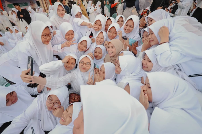 Momen Santriwati di...