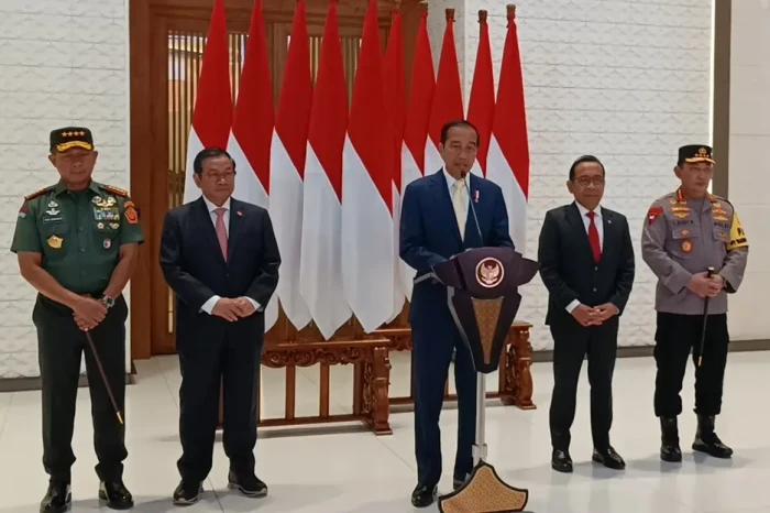 Jokowi Berangkat ke...