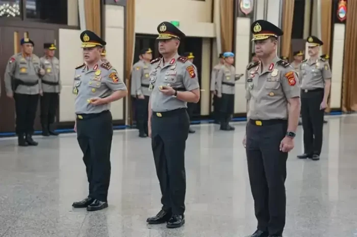 Komjen Polisi Bergelar...