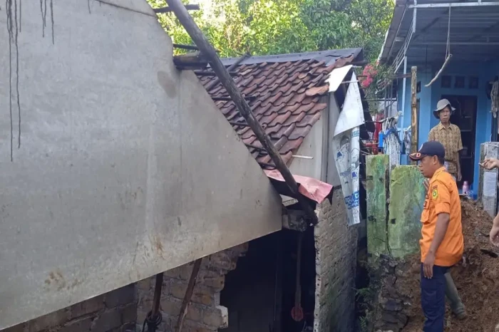 Tembok Penahan Tanah...