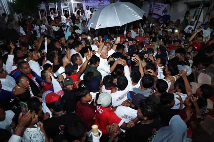 Membeludak, Warga Serbu...