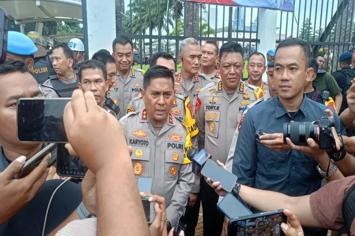Aksi Unjuk Rasa Apdesi...