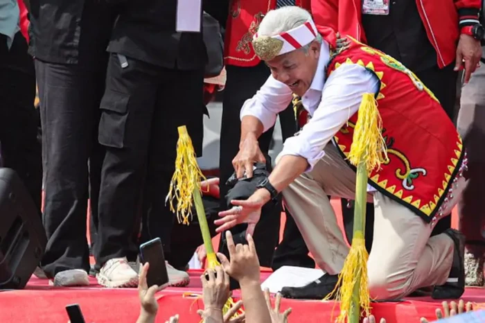 Hajatan Rakyat di Pontianak,...