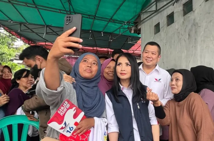 Partai Perindo Gelar...