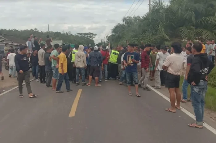 Protes Kecurangan Pemilu,...