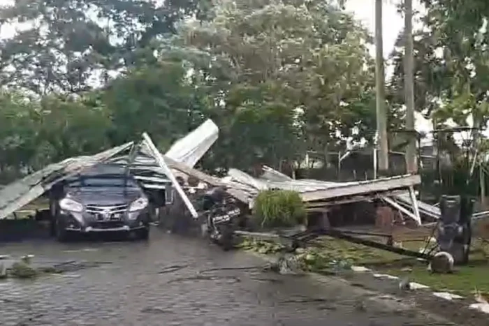 Penampakan Atap Bangunan...