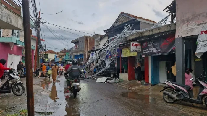 Puting Beliung Terjang...