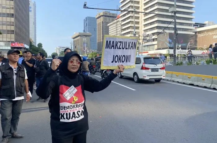 Ketika Emak-emak Demo...