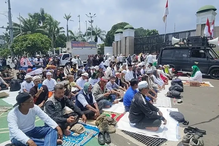 Mulai Berdatangan, Massa...