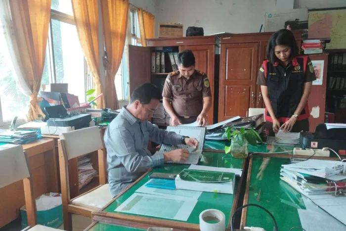 Usut Korupsi Tukar Guling...