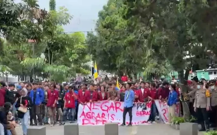 Aliansi Mahasiswa Sukabumi...