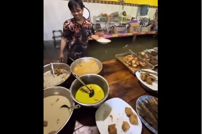 Kebanjiran, Warteg Ini...