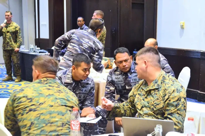 TNI AL Bersama US Navy,...
