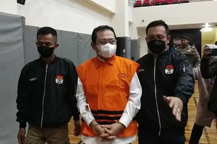 Divonis 6 Tahun Penjara,...