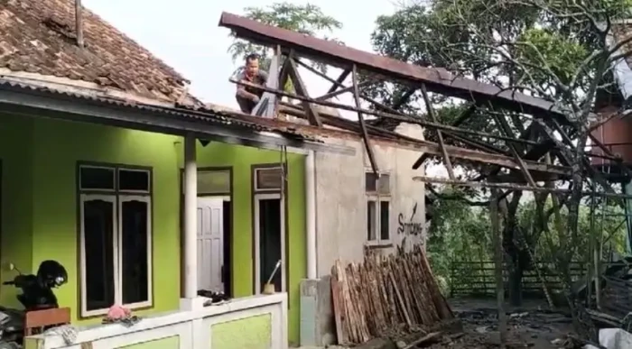 Angin Kencang Terjang...