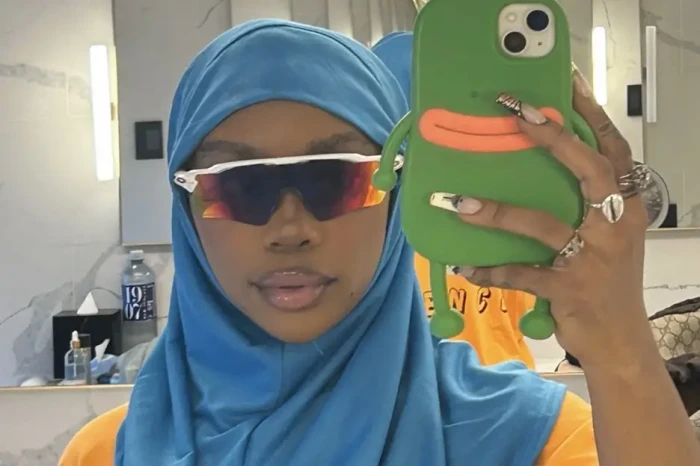 3 Potret Rapper SZA...