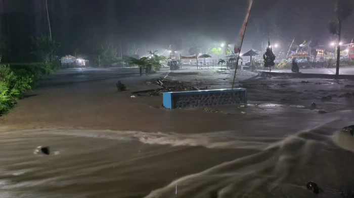 Banjir Lahar Dingin...