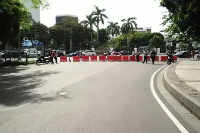 Ada Unjuk Rasa, Masyarakat...