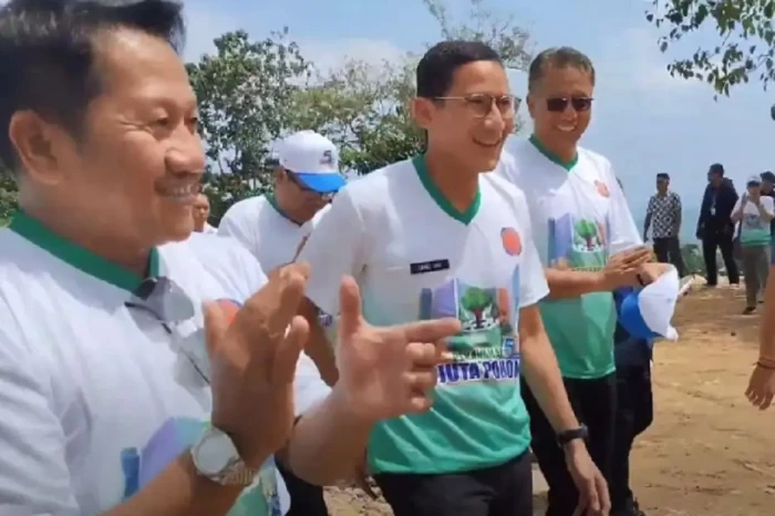 Majukan Wisata Parapuar...