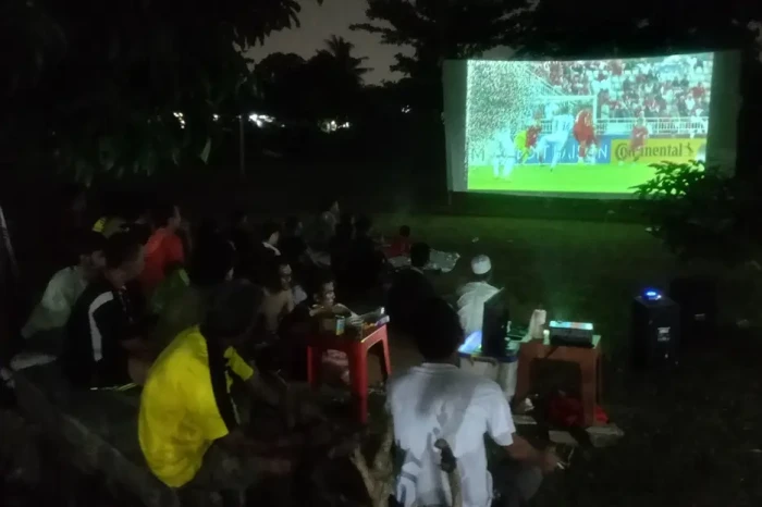 Nobar Timnas Pakai Layar...