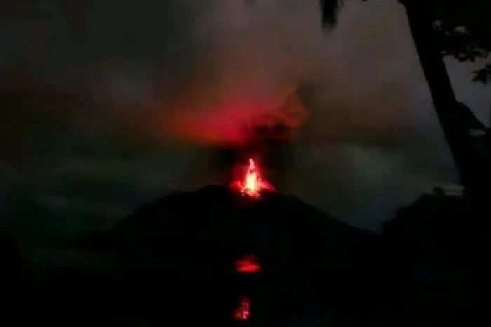 Erupsi Gunung Ruang,...