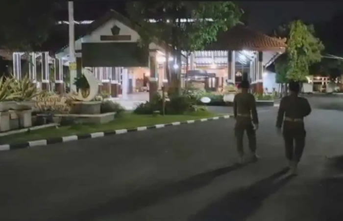 Bupati Sidoarjo Ditahan...