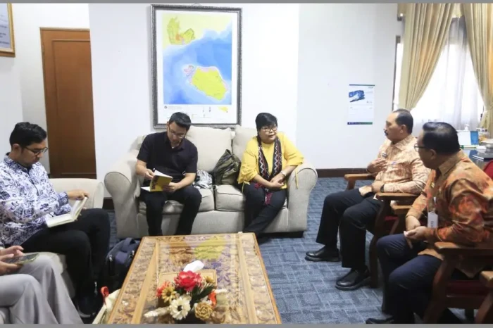 Pentingnya Sinergi Pusat...