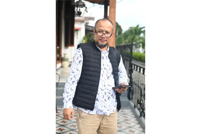 Mengurai Benang Kusut...