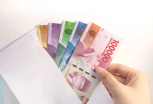 Beda Nasib PNS dan Pegawai...