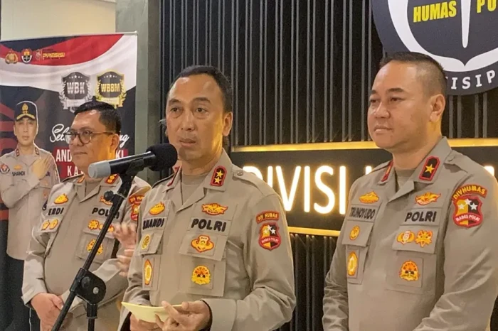 Anggota Densus 88 Penguntit...