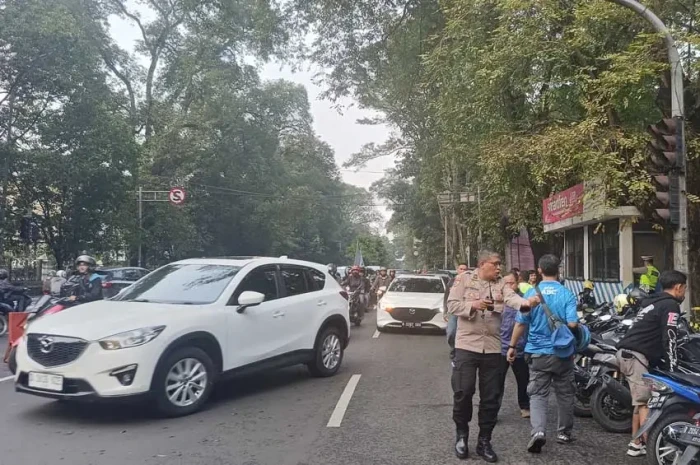 Nobar Persib di Gedung...