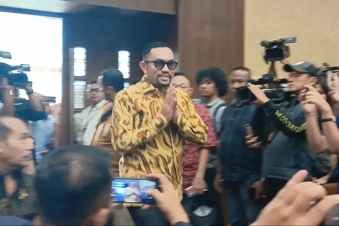 Sahroni: Surya Paloh...