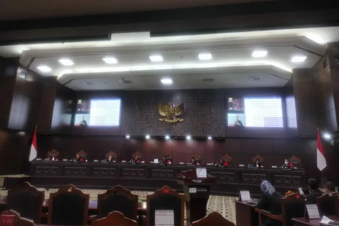 MK Bacakan Putusan 37...