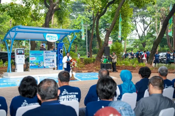 Menteri Siti Resmikan...