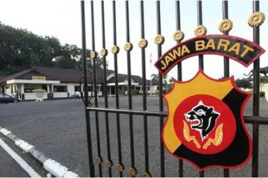 Tidak Hadiri Sidang...
